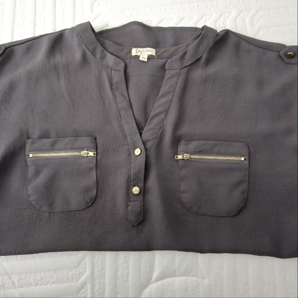 Two Lily White Rayon Sleeveless Blouses - Picture 3 of 4